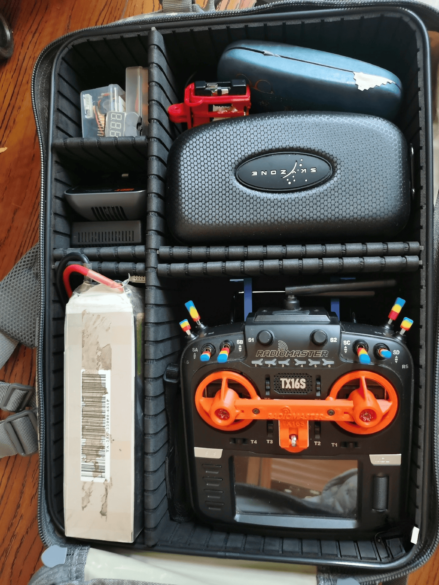 FPV Backpack Military Hang 4-5 - مراجعة Drone Kit Octocopter وسعره